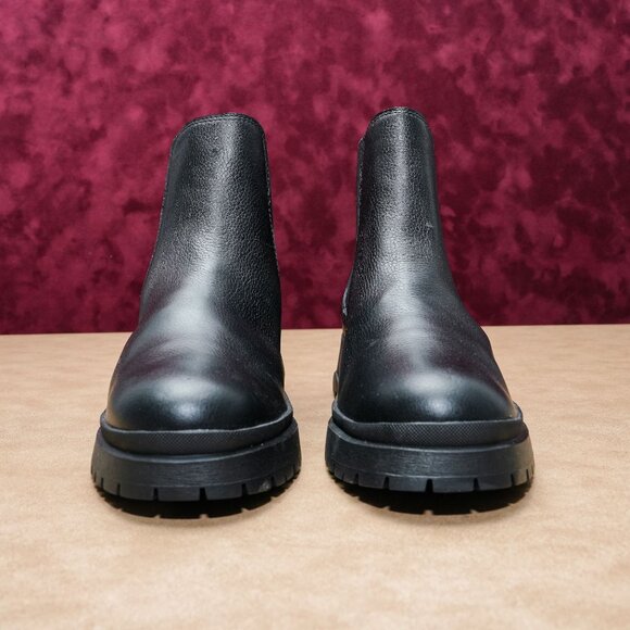 Linea Paolo Women Black Leather Fashion Comfortable Chelsea Boots sz 7.5 - Picture 2 of 8